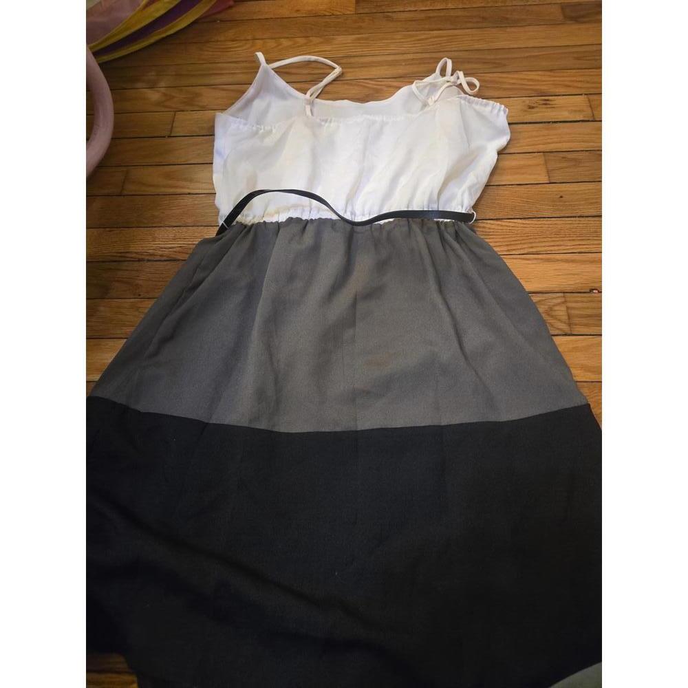 studio Y Women's Colorblock Casual Dress with Belt, Size M - Picture 3 of 3
